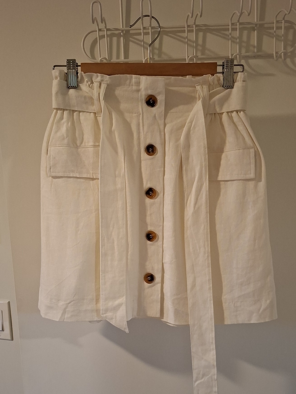 SO Classic White Linen Paper-bag Waist Belted Cargo Pocket Mini Skirt (Size S)